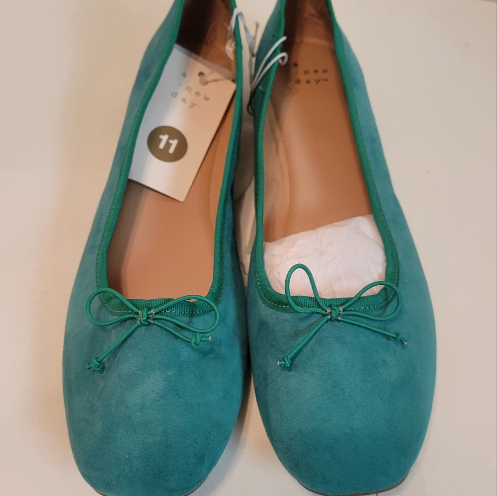 Green Ballet Flats